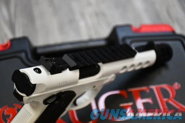Ruger MKIV LITE TALO exclusive White Cerakote New .22lr threaded 22/45