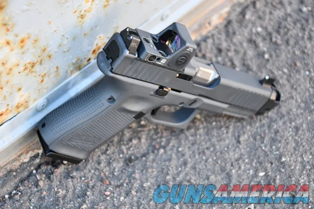 Glock 19 G5 MOS X-Werks Sniper Grey Trijicon RMR Type 2 NS Radian Ramjet Grey