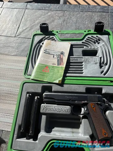 Remington 1911 R1 .45 ACP w/ Case, Manua...