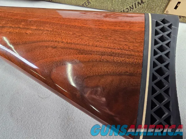 9274  Winchester model 23 XTR Pigeon Grade, 12 Gauge, 3” chambers, round knob, Mod/Full, vent rib, 28” barrels, white line bu