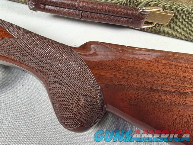 9274  Winchester model 23 XTR Pigeon Grade, 12 Gauge, 3” chambers, round knob, Mod/Full, vent rib, 28” barrels, white line bu