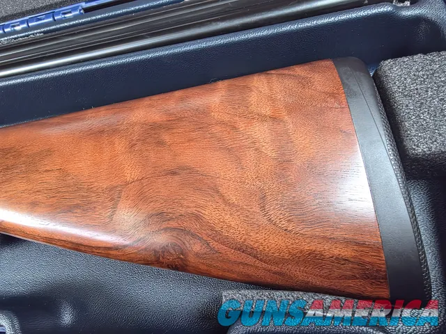 9201  Beretta 687 Silver Pigeon III, 30” barrels, 28 Gauge, 3”, NIB, 5 choke tubes, Paperwork, has the original unused kit, 1