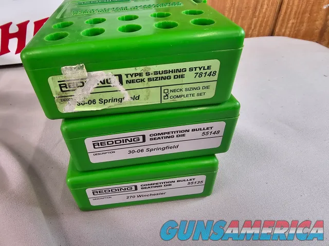8905  Reloading accessories . Lee Classic Cast Press with directions. Classic 50 case trimmer complet