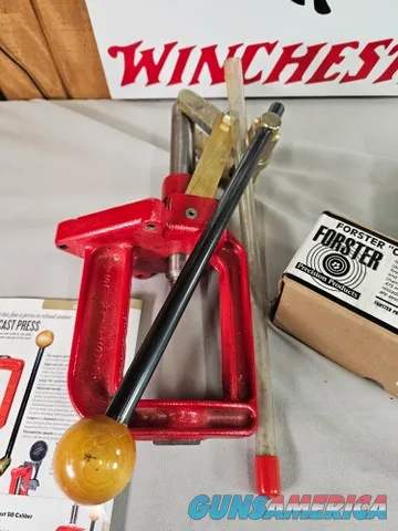 8905  Reloading accessories . Lee Classic Cast Press with directions. Classic 50 case trimmer complet