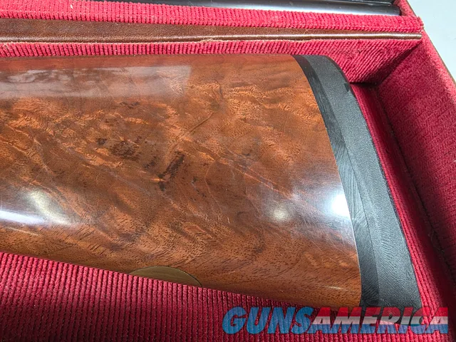 9203 Winchester 23 Classic 12 Gauge, 2 ¾ and 3, 26” barrels, 14 LOP, IC/Mod fixed chokes, butt pad, Really nice dark figured 