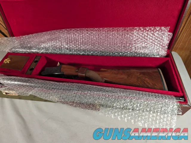9266 Winchester 101 HUNT SET Hunting set 12 gauge/20gauge, Winchester case,12 gauge is 28 inch barrel, has 5 win chokes,( XF,