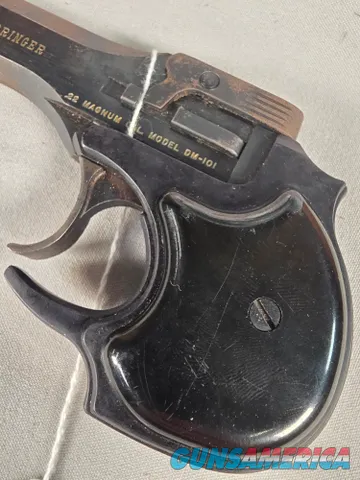 9359  High Standard Derringer, DM 101, 22 Mag, Blue, 2 shot, More pictures at DawsonsDoubles DOT COM