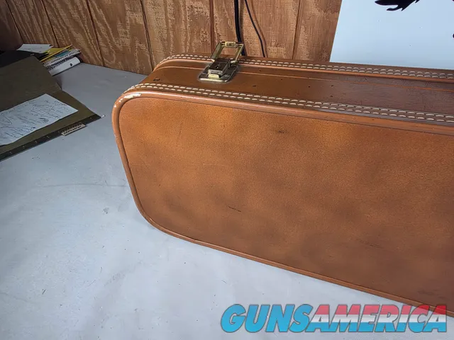 9441  Browning Hartmann shotgun case, will hold up to a 30” barrel. Side by side or over and under. 