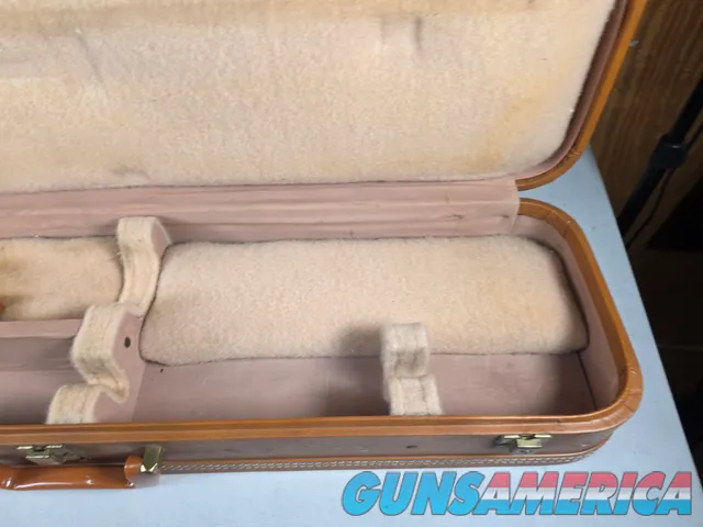9441  Browning Hartmann shotgun case, will hold up to a 30” barrel. Side by side or over and under. 