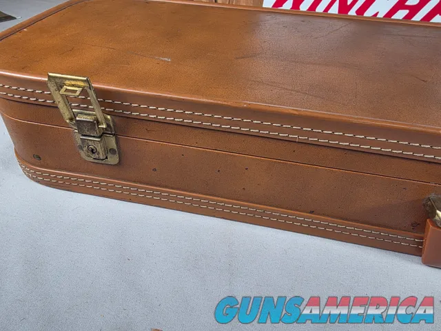 9441  Browning Hartmann shotgun case, will hold up to a 30” barrel. Side by side or over and under. 