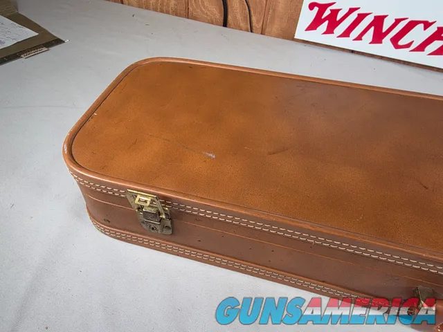 9441  Browning Hartmann shotgun case, will hold up to a 30” barrel. Side by side or over and under. 