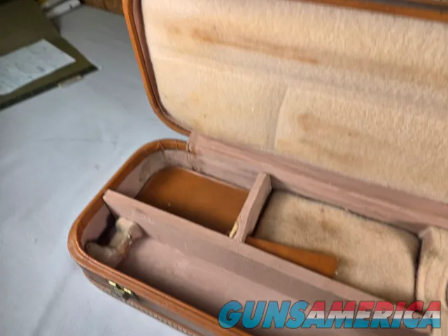 9441  Browning Hartmann shotgun case, will hold up to a 30” barrel. Side by side or over and under. 