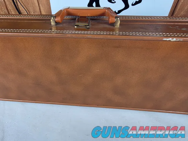 9441  Browning Hartmann shotgun case, will hold up to a 30” barrel. Side by side or over and under. 
