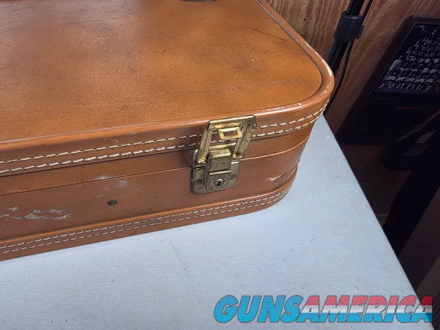 9441  Browning Hartmann shotgun case, will hold up to a 30” barrel. Side by side or over and under. 