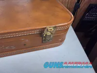 9441  Browning Hartmann shotgun case, will hold up to a 30” barrel. Side by side or over and under. 