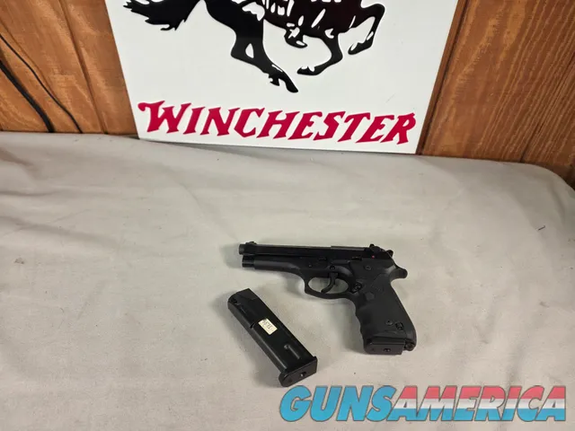 9487  Beretta 92FS, 9MM, 5” barrel, 2 Ma...