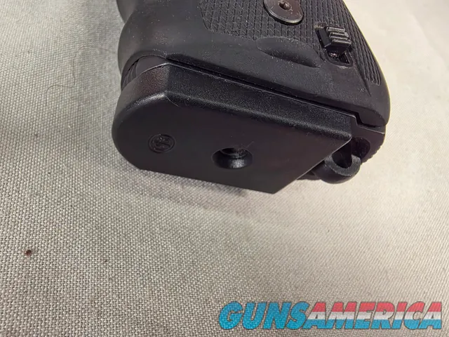 9487  Beretta 92FS, 9MM, 5” barrel, 2 Magazines 15 rounds each, laser in grip. Rubber grips. 