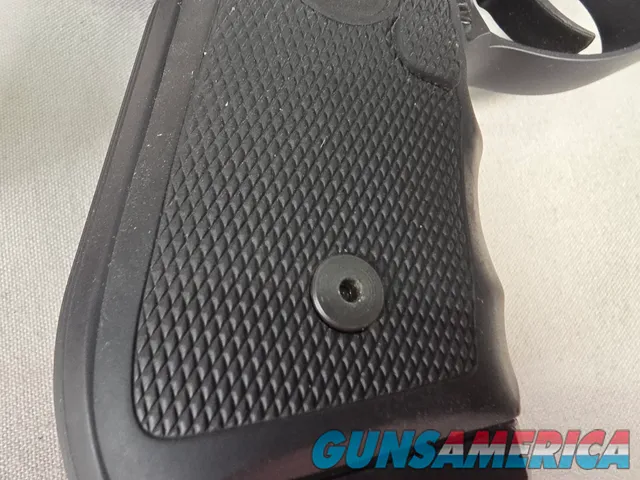 9487  Beretta 92FS, 9MM, 5” barrel, 2 Magazines 15 rounds each, laser in grip. Rubber grips. 