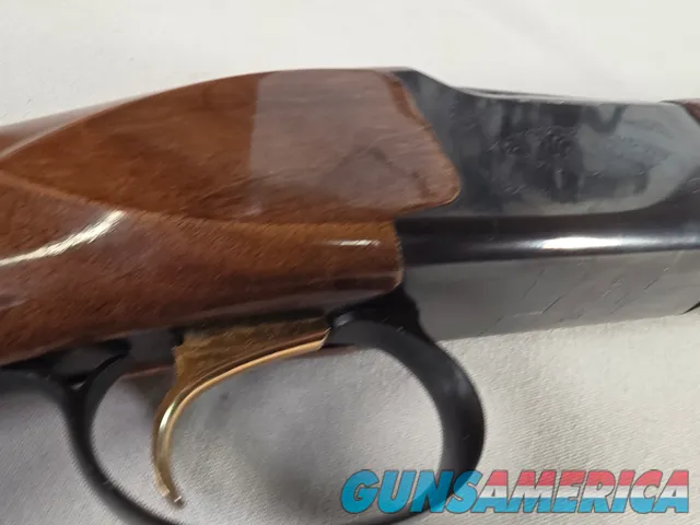 9271 Browning Citori 12 Gauge, 26” barrels, 2 2/3 and 3”, Invector chokes, IC/Mod, Browning butt pad, gold trigger, round kno