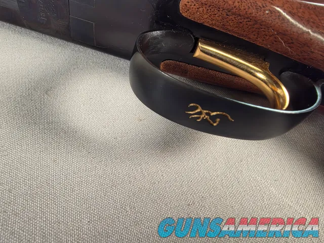 9271 Browning Citori 12 Gauge, 26” barrels, 2 2/3 and 3”, Invector chokes, IC/Mod, Browning butt pad, gold trigger, round kno