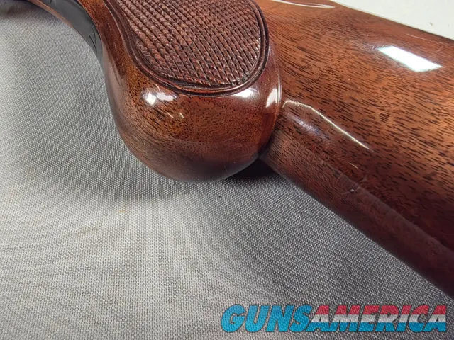 9271 Browning Citori 12 Gauge, 26” barrels, 2 2/3 and 3”, Invector chokes, IC/Mod, Browning butt pad, gold trigger, round kno