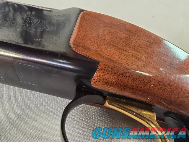9271 Browning Citori 12 Gauge, 26” barrels, 2 2/3 and 3”, Invector chokes, IC/Mod, Browning butt pad, gold trigger, round kno