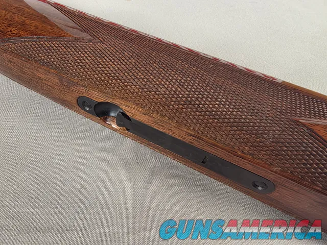 9271 Browning Citori 12 Gauge, 26” barrels, 2 2/3 and 3”, Invector chokes, IC/Mod, Browning butt pad, gold trigger, round kno