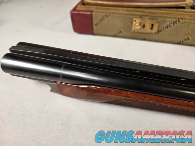 9273 Winchester Model 23 pigeon XTR Lightweight, 20 gauge, 3” chambers, vet rib, 25.5” barrels, IC/Mod, straight grip, 14 ¼