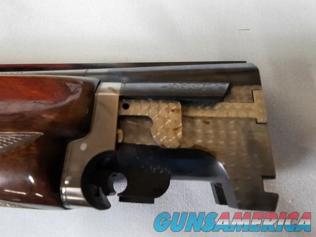 9039 Winchester 101 Pigeon Grade, 12 Gauge, 2 ¾, 28” vent rib barrels, MOD/Full, 14 ¼ LOP, Round Knob, Butt plate, Beautiful