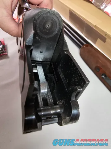 9043  Winchester Classic Doubles Pigeon Grade Live Bird, 12 Gauge, 28” barrels, Winchoke/ XFull, Pistol Grip, Butt Pad, Gold 