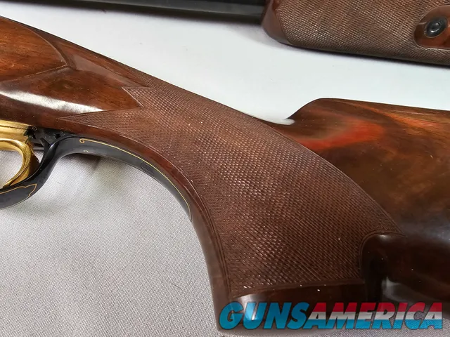 9043  Winchester Classic Doubles Pigeon Grade Live Bird, 12 Gauge, 28” barrels, Winchoke/ XFull, Pistol Grip, Butt Pad, Gold 
