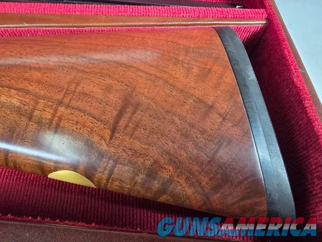 9208&nbsp; Winchester 23 Classic, 20 Gauge, 2 ¾ and 3”, 26” barrels, IC/Mod, 14 ½ lop, butt pad, vent rib, beautiful wood, gold tr