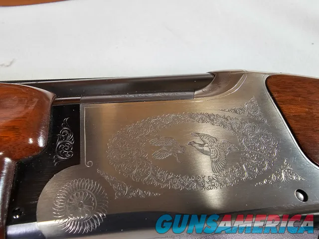 9042 Winchester 101 XTR Lightweight, 12 gauge, Winchokes comes with (IC/MOD) more are available at additional cost, pistol gr