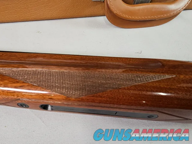 9042 Winchester 101 XTR Lightweight, 12 gauge, Winchokes comes with (IC/MOD) more are available at additional cost, pistol gr