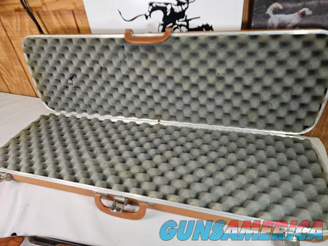 9042 Winchester 101 XTR Lightweight, 12 gauge, Winchokes comes with (IC/MOD) more are available at additional cost, pistol gr