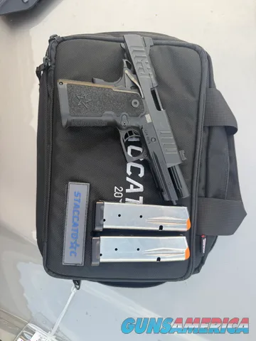 Staccato C 9mm 2011 with Case, Mags, an...