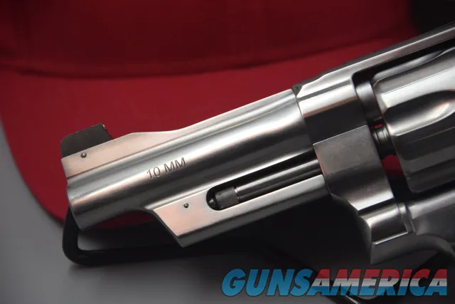 Smith & Wesson Model 617 MOUNTAIN GUN Revolver in .22 LER