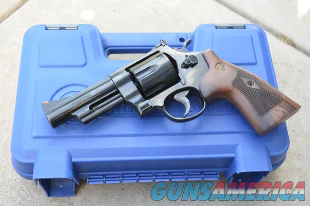 S&W Smith Wesson Model 29 Classic 44Mag ...