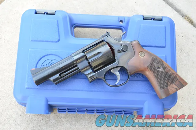 S&W Smith Wesson Model 29 Classic 44Mag Blued Walnut 4" N frame 150254
