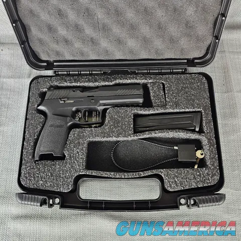 Sig Sauer P320 9mm Pistol 4.7" Barrel Full Sized 17rd Mag + Hard Case