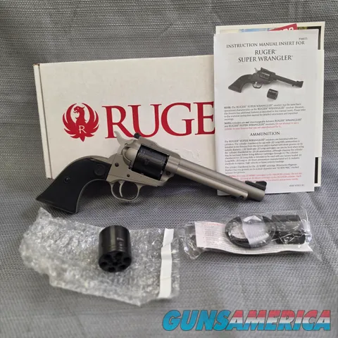 Ruger Super Wrangler 5-1/2 in 6 Shot Revolver Silver CKT .22lr & WINMAG Cyl.