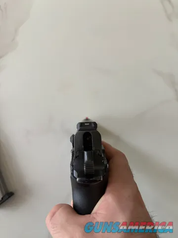 S&W 915