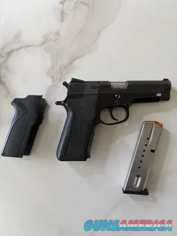 S&W 915