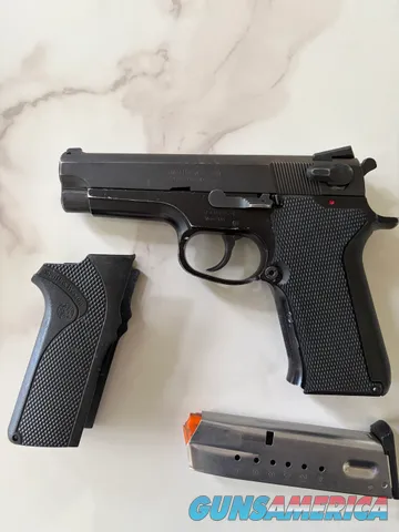 S&W 915