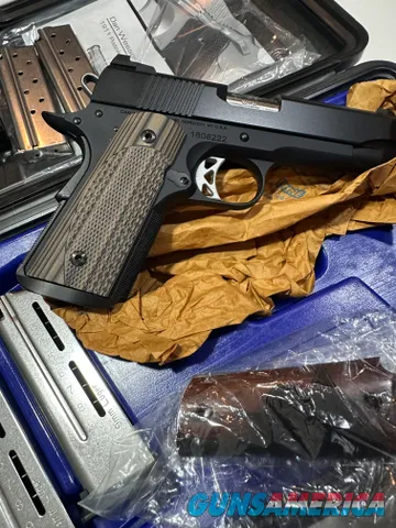 Dan Wesson Vigil 1911 9mm with 6 Magazines