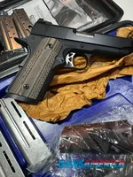 Dan Wesson Vigil 1911 9mm with 6 Magazines