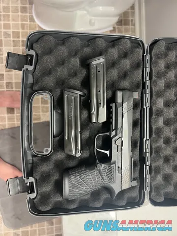 Wilson Combat WCP320 Full-Size 9mm