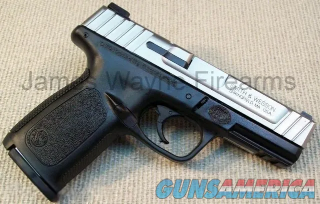 SMITH & WESSON SD40VE .40 S&W