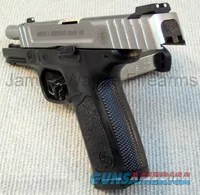 SMITH & WESSON SD40VE .40 S&W