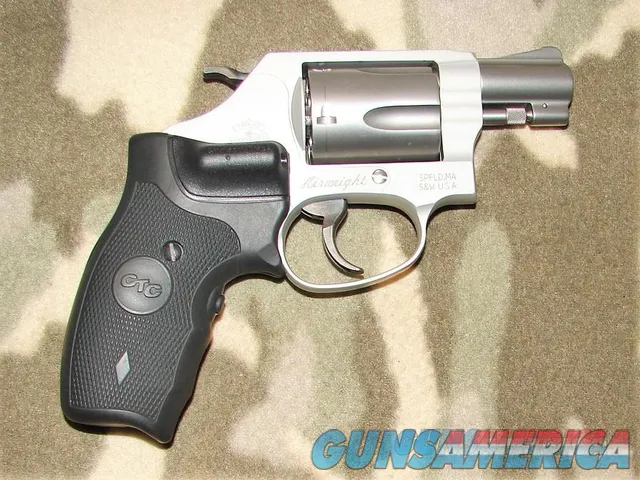 Smith & Wesson 637-2 Airweight Chiefs Special w/ Crimson Trace